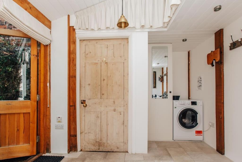 Dolls House - Luxury Townhouse *Sleeps 10* Villa Henley-on-Thames Екстериор снимка