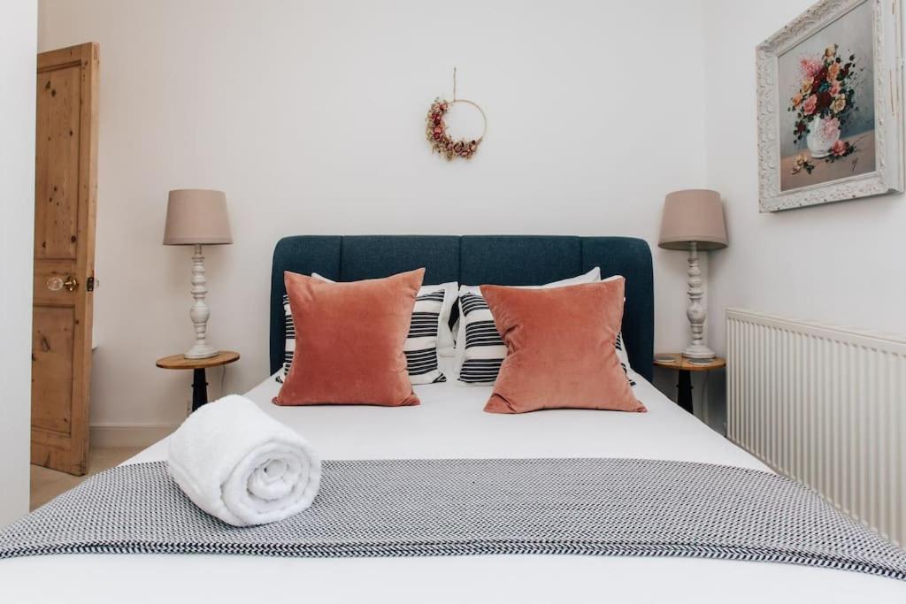 Dolls House - Luxury Townhouse *Sleeps 10* Villa Henley-on-Thames Екстериор снимка