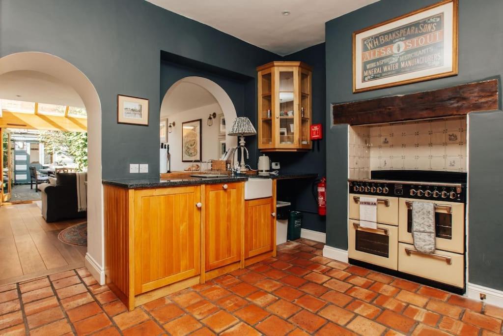 Dolls House - Luxury Townhouse *Sleeps 10* Villa Henley-on-Thames Екстериор снимка