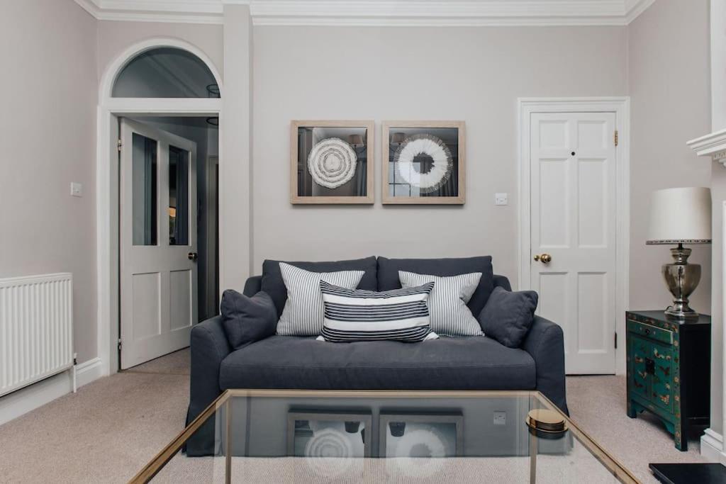 Dolls House - Luxury Townhouse *Sleeps 10* Villa Henley-on-Thames Екстериор снимка