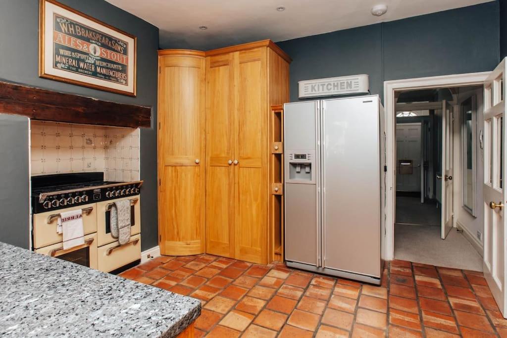 Dolls House - Luxury Townhouse *Sleeps 10* Villa Henley-on-Thames Екстериор снимка