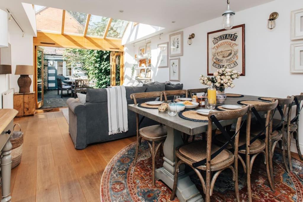 Dolls House - Luxury Townhouse *Sleeps 10* Villa Henley-on-Thames Екстериор снимка