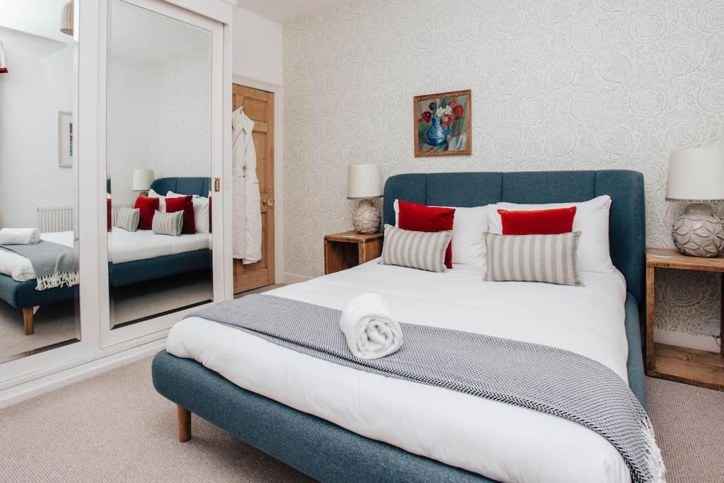 Dolls House - Luxury Townhouse *Sleeps 10* Villa Henley-on-Thames Екстериор снимка